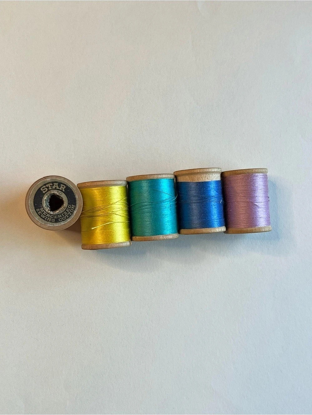 (5) Star Vintage Sewing Thread Spools 1930s-1940s